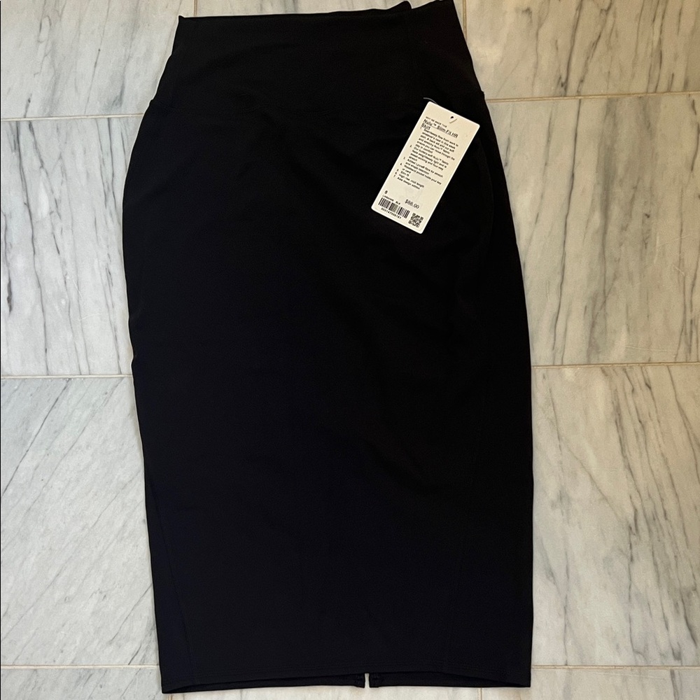 Lululemon slim fit nulu high rise skirt black size 8 NWT
